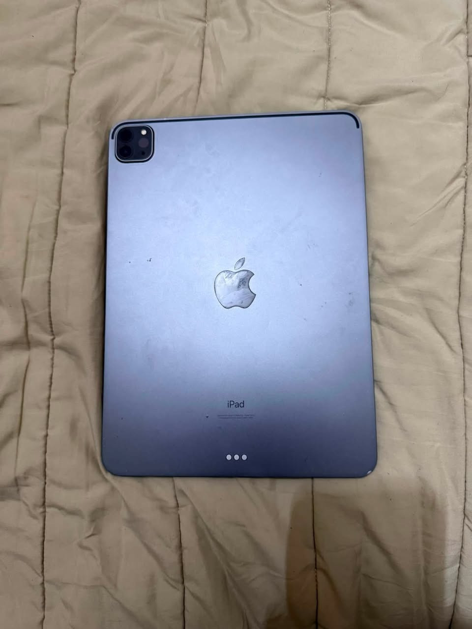 سلام عليكم ايباد m1ذاكره128 مبدل شاشه بس الشاشه اصليه امانت الله و ما تكطع بل لمس ابد السعر 375 
بطاريه 85
رقمي ***********
ملاحضه مرفوعه لشاشه من فوك بس ما مثره ابد تكدر تسويه بلاش يسونه 
مكاني بغداد
