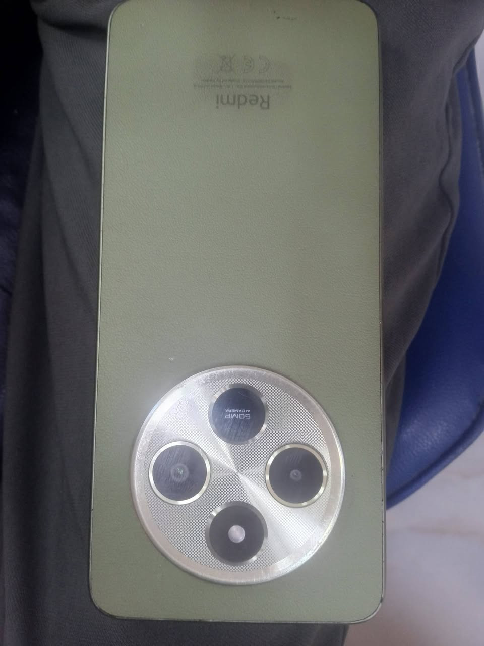 ريدمي 14C
ذاكره 256/8
جهاز نضيف 
فقط مبدل شاشه وكالة 
كلشي شغال 
سعر 100
***********
بغداد بسمايه اكو توصيل
