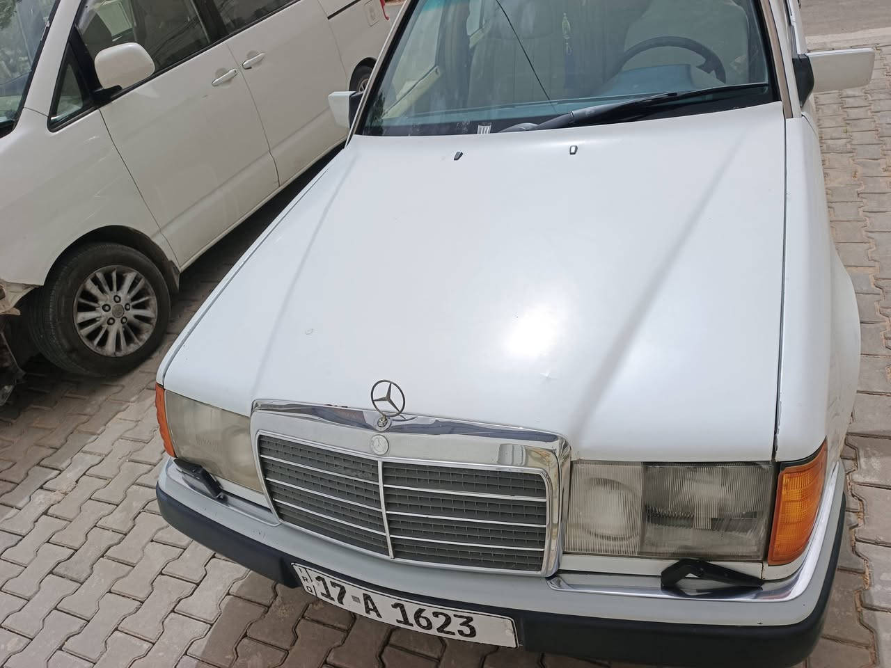 مارسدس دب للبيع مكينه اربعه سلندر اقتصادي مكينه وكير وحداديه جدد
منضومه تبريد جديد كله راديتر ماي مروحه سورنتو كهربائيه انسه حماوه تخم تاير جديد سنوات لسنه ٢٠٣١ بسمي 
مكاني النجف حي الحسين سعره 50 
***********
