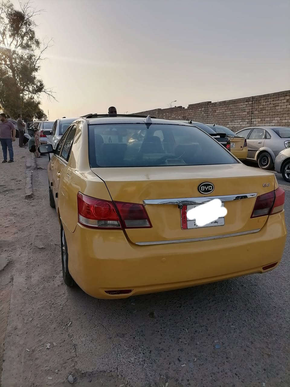سلام عليكم بي واي دي 2013 كير عادي جي 3 رقم بغداد صاحبها الشرعي بل موصل وكاله تحويل كير محرك تبريد شرط  مطلوبه هيئه شي بصيط مشروع موازي السعر 38 التواصل ***********
