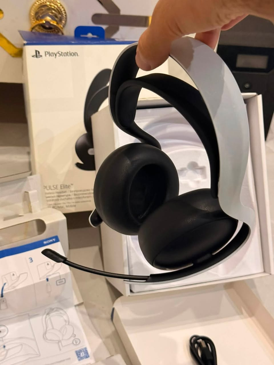 سماعه pulse elite مال بلي 5 
كامل ملحقات ونظافه 90‎%‎  والسعر 160 على الفحص ومتوفر توصيل 5 الاف
مكاني بغداد العبيدي على الشارع والتوصيل لكل المحافظات موجود 
***********

