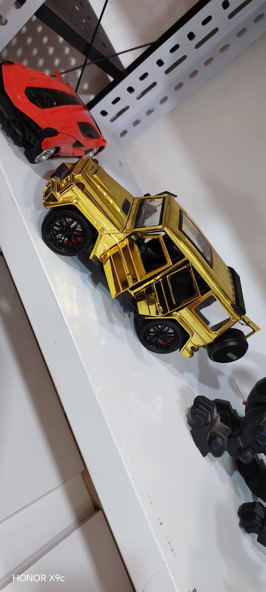 همبر حديد كامل حقيقي وتفاصيل كامل حته محرك السعر ٥٠ مع توصيل
حفاره تحكم ريمونت واضويه كامل تحكم مثل ماواضحه ٣٠ مع توصيل
سياره جي كلاس بتفاصيل ودقه تخبل ٢٠ مع توصيل
والي يريد كلهم شلع بي مجال ***********
