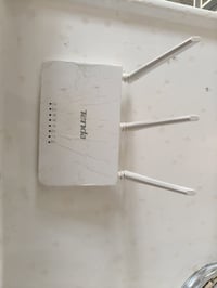 راوتر مستعمل قليل جدا سبب البيع حولت ضوئي قيم واخذ 07861819090