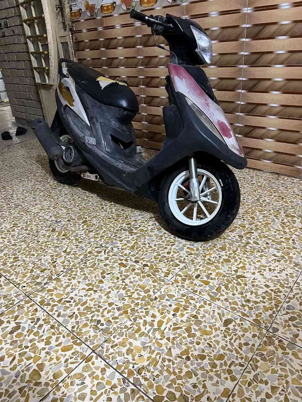للبيع دراجه ماكس عدله مكينه 55 تخبل ناعمه تأيرات جدد كهربائيات كله شغاله نكره سلف دراجه كلشي ما تصرف عليه السعر 425 بيه مجال مكاني محموديه ***********

