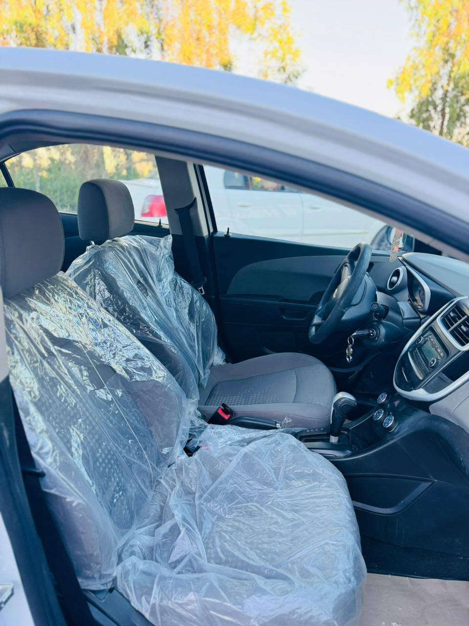 سلام وعليكم 
شوفرليت افيو 
موديل 2018
كير اوتماتيك 6 سرعات
عدد المسافات 86 km
لون ابيض 
تبريد مجمده ❄.
بدون صبغ 
بدون تعديل 
جامات كهرب تلقائي 
اشارات بـ المري
تراكشن كونترول
تحكمات ستيرن
لايتات هالوجين
طخم تاير جديد
تحكمات ستيرن 
سياره جاهزه وماناقصها ايشي
سعر 88 وبيها مجال بسيط
للاستفسار اكثر الاتصال على الرقم ***********

مكلف بلنشر
