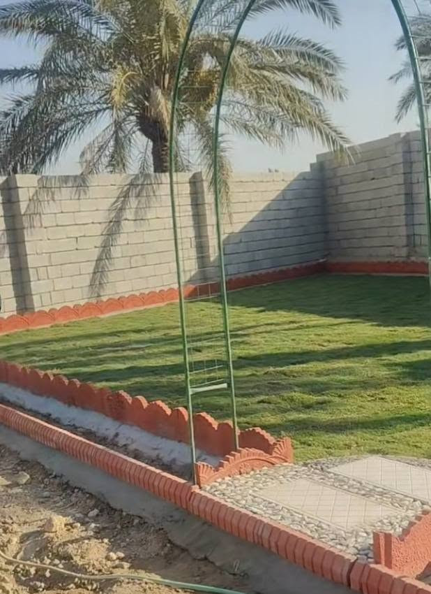 لا توجد تفاصيل

نص مكتوب في الصور:
- ديكورات حدائق
- حيدر فخري الآن
- Nasrat Al Badr...
- ***********
- منشور هندسه لتصميم وديكورات لحدائق