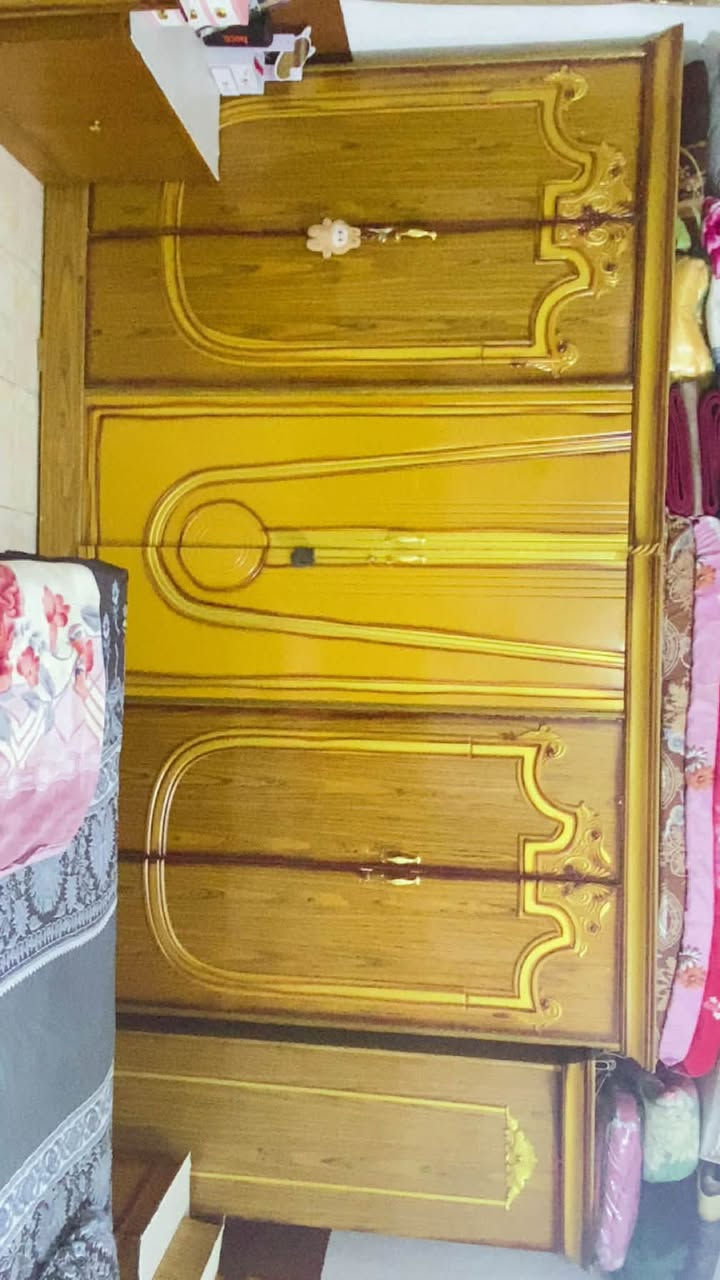 غرفه نوم للبيع الغرفه مثل  ماواضحه بلصوره العنوان كوت شهداء اتصال ***********
