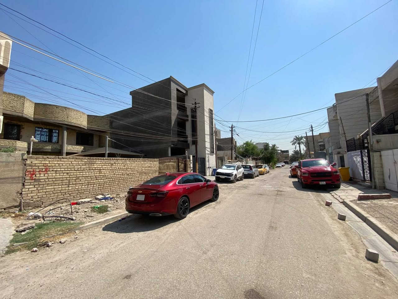 فرصة لا تعوض! 🏡 دار للبيع بسعر قطعة أرض استثمارية مميزة خلف الشارع التجاري بحي حطين، م620 زقاق 20. موقعها هادئ ومساحتها 309م بواجهة 10.75م وسند مستقل. يمكن شراؤها كاملة أو نصفين، سعر المتر 3 ملايين و100 ألف قابل للتفاوض. 📞 اتصل الآن على *********** شركة المستقبل للوساطة العقارية. #عقارات #بغداد #استثمار
