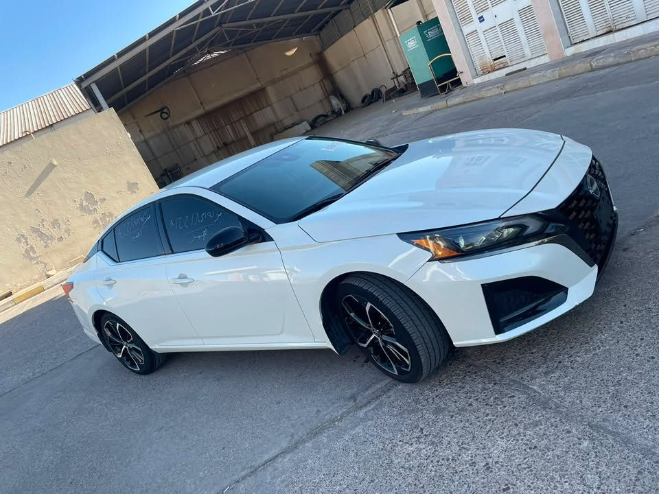 Nissan Altima2024 SR
مكفول كفالة عامه 
ماشيه 28ميل
موصفات SR معروف
بدون ارباك 
عنوان اربيل 
رقم *********** وساب
