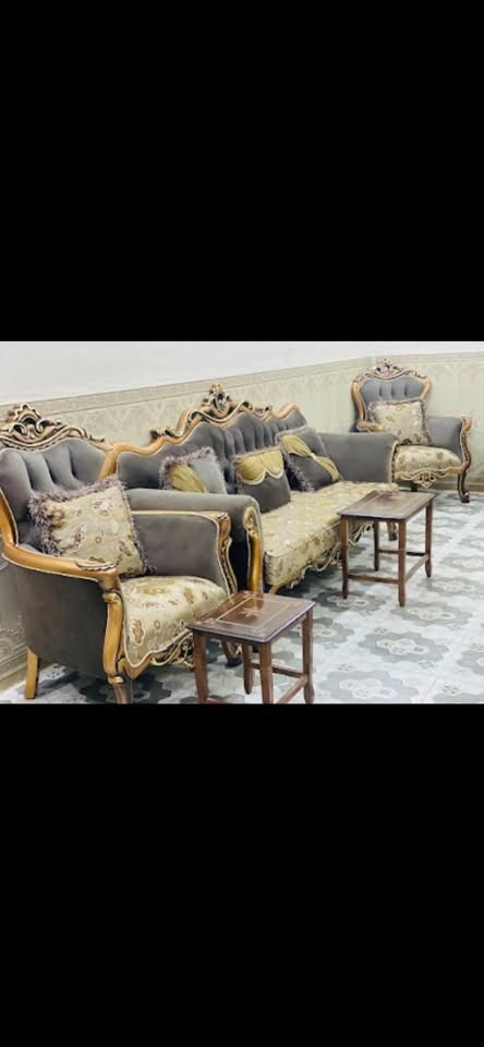 السلام عليكم 
قنفات ملكية ١٠ نفرات مع كوشات وطبلات كاملة للبيع نظافة 90٪؜ مثل ما موضح بالصور (سبب البيع الاستقبال كبير وياخذ ب٢٠ نفر واكثر وذني صغار )

السعر 1 مليون وبيهن مجال

مكاني نجف /كوفة / قرب مجمع المختار
***********
