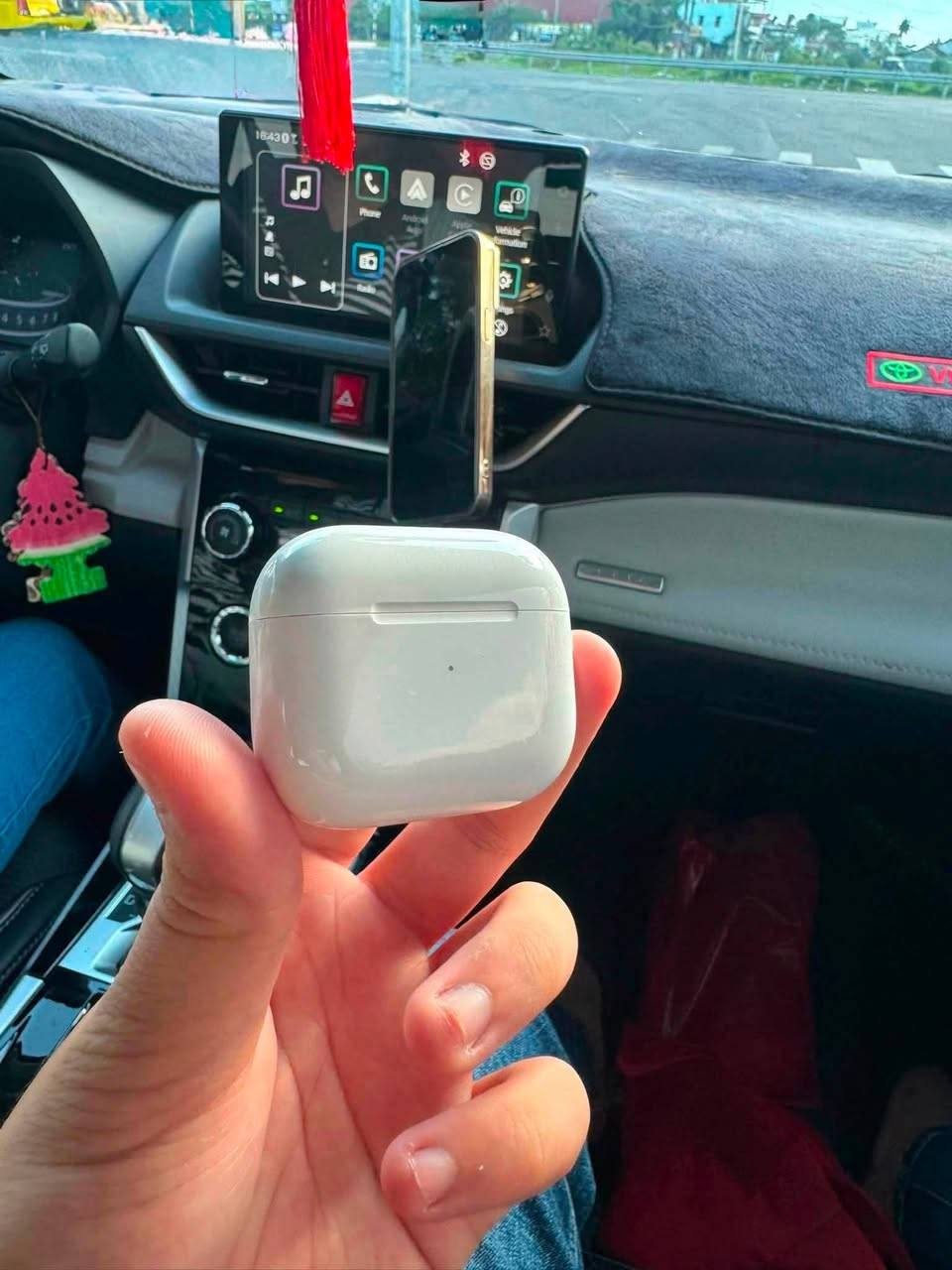 #جديد
Air pods 3   الاصدار الثالث 
اصلي باله أمريكي  ، 
سيريل نمبر بموقع ابل  ~ شركة مصنعه ابل بالإعدادات خاصية العزل الصوتي ، الغاء ضوضاء ~ تحديد موقع ~الصوت الانعكاسي ~ الصوت المحيطي ~ الصوت الثابت ~ متوفرة بيها وبنظافة 98‎%‎ ابيع بسعر الحاوية وبدون ربح السعر 25 وعندي توصيل لكل العراق #مجانا

واتساب ***********
