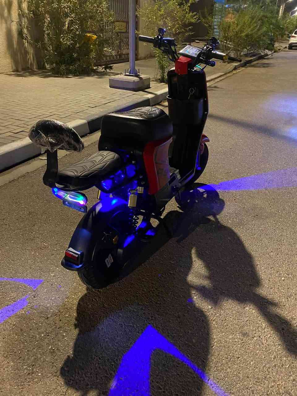 دراجه شحن R9 موديل 2025 دراجه بحاله وكاله جديده كلش مكاني بصره قبله رقمي ***********
دراجه كامله وجاهزه ما ناقصها اي شي بطارياتها 32 أمبير سويج و بصمه عن بعد تايرات جديدات اشاير عالي ناصي 
كلشي ما بيها استفسار على رقم
