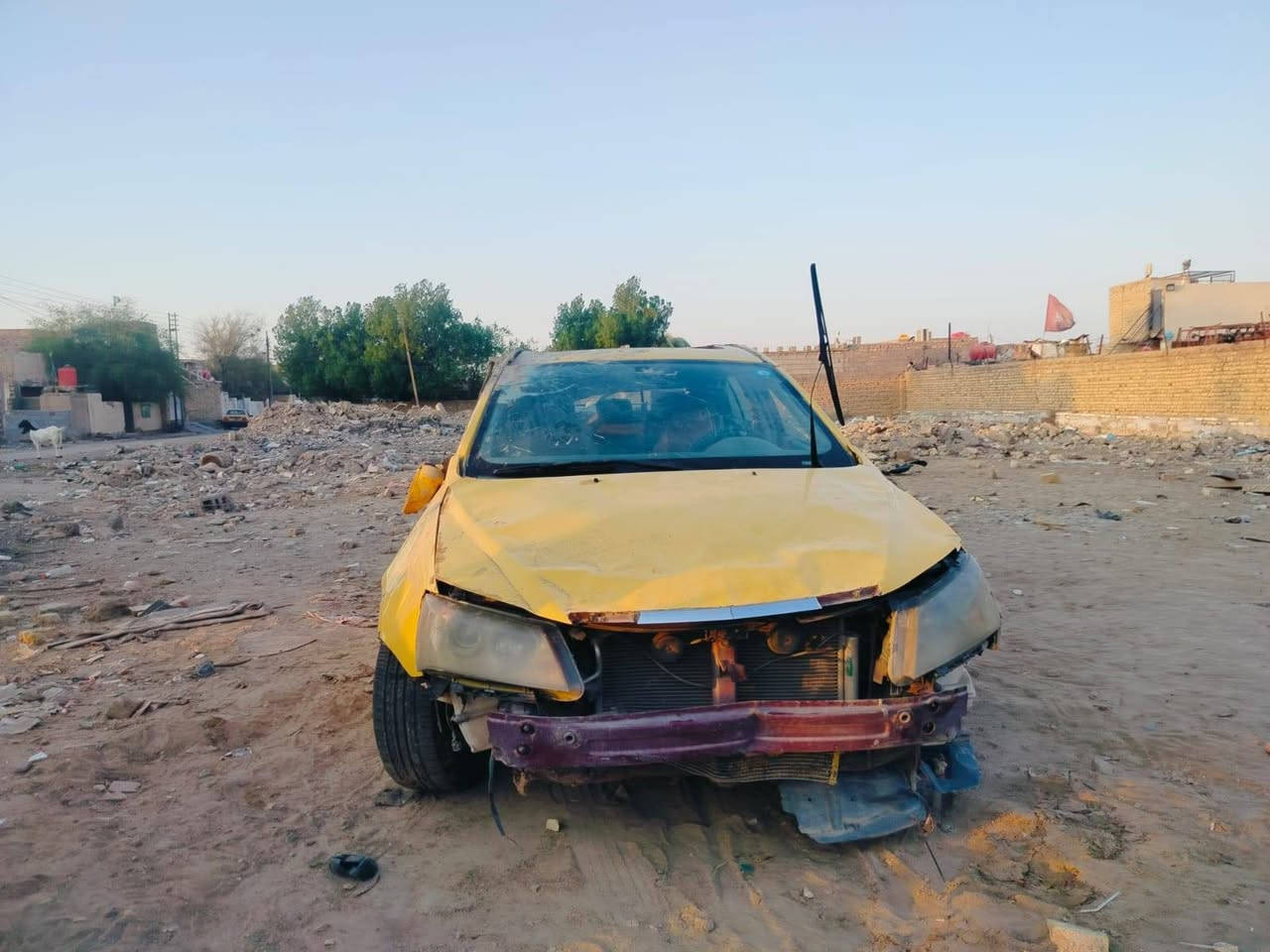 سالسلام عليكم سياره للبيع التفاصيل بالفيديو رقم ميسان نكليزي سنويه ب ٣١ مصفره بيه حادث بسمي 
العماره الماجديه 
***********
