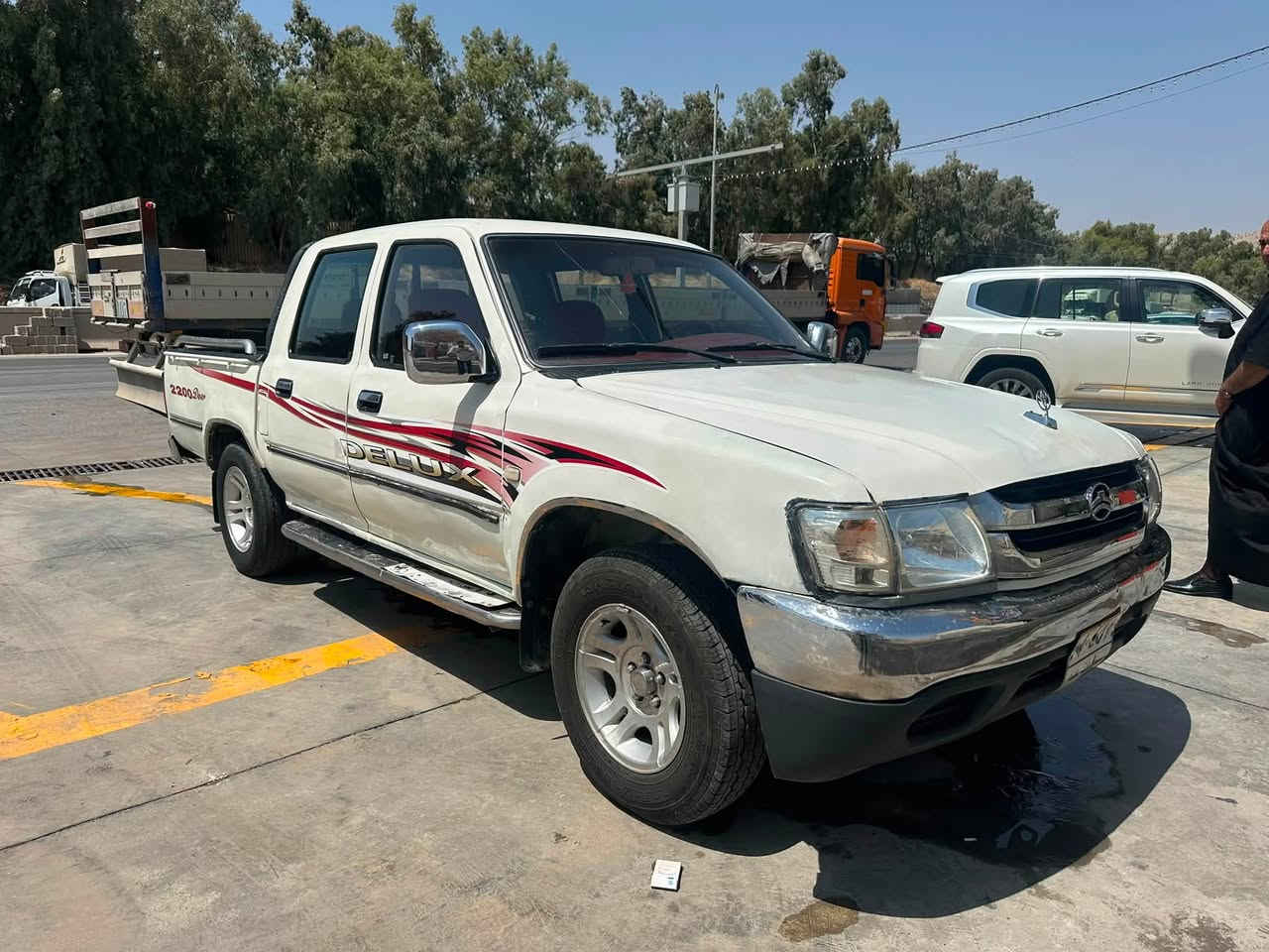پیکاب دیر بۆ فرۆشتن
مۆدیل ٢٠٠٦
مەکینە بەخ 
ناو سور 
تەبرید ساردو کەرم 
جام کارەبا 
بۆ نوقسانی مەکەڕی

ژ.م ***********
