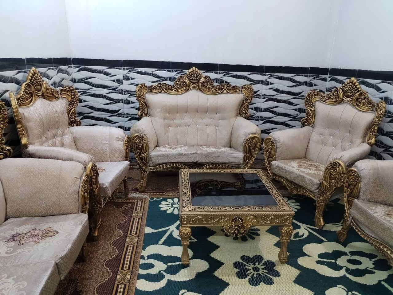سلام عليكم تخم زان ملكي اي ضرار مابي كلش نضيف 10مقعد السعر 350العنوان كربلاء حي العامل يوجود توصل دخل كربلاء الستفسار ***********
