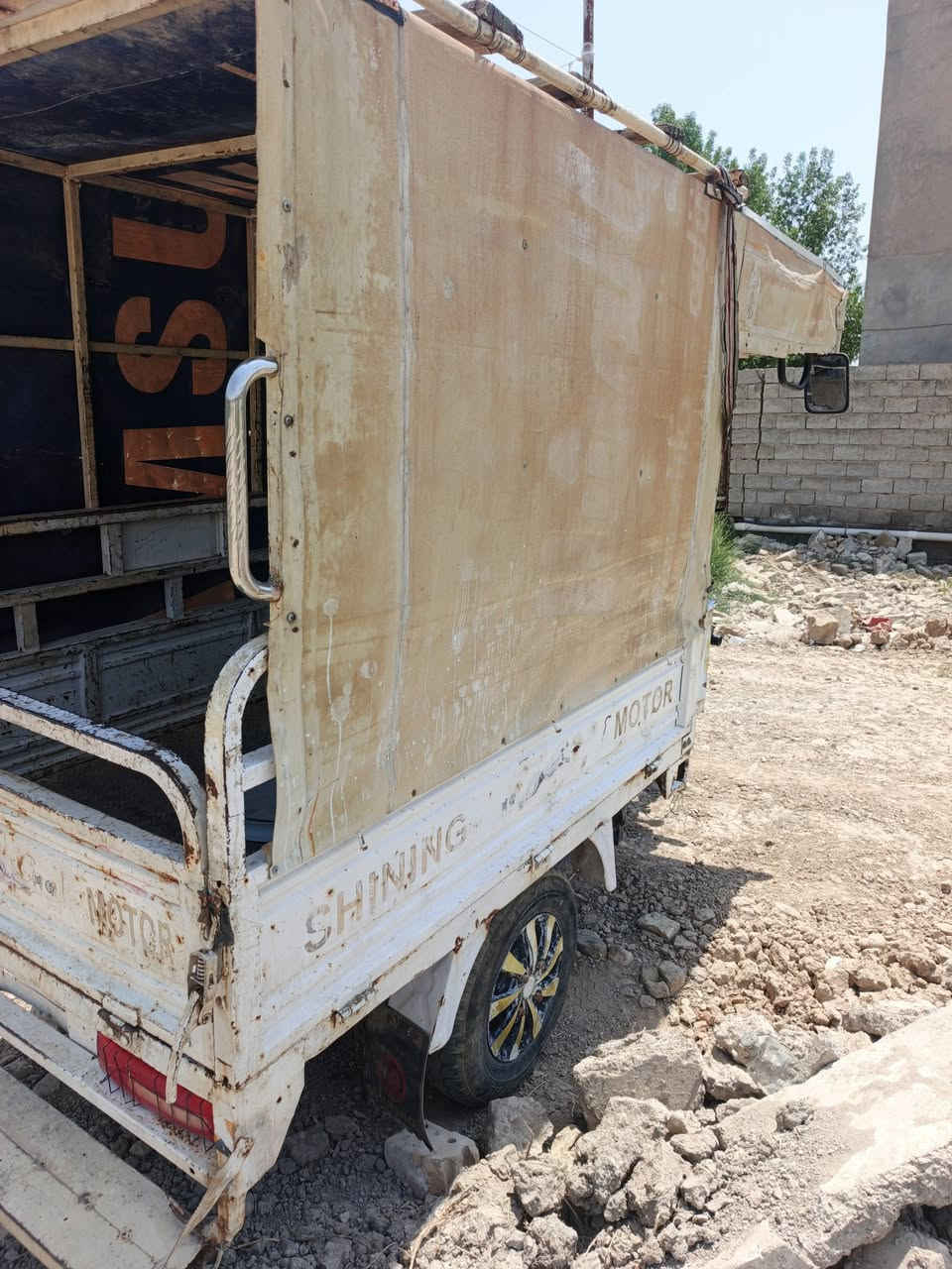ستوتة للبيع رقم إنكليزي سنوية لحد ٢٠٣٠ موديل ٢١ بلادية جاهزة رقم *********** مكان بعقوبة سعر ٢٥٠٠ بيها مجال
