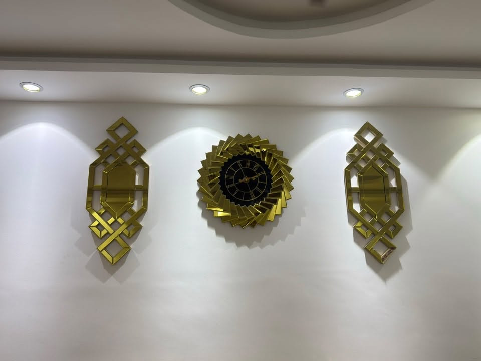 سلام عليكم
بيع الطبلات اني ماحذتهم ب400 واريدهم ب300 والجداريات ماخذتهم ب200 واريدهم ب150 وبيهن مجال 
للتواصل 
***********
