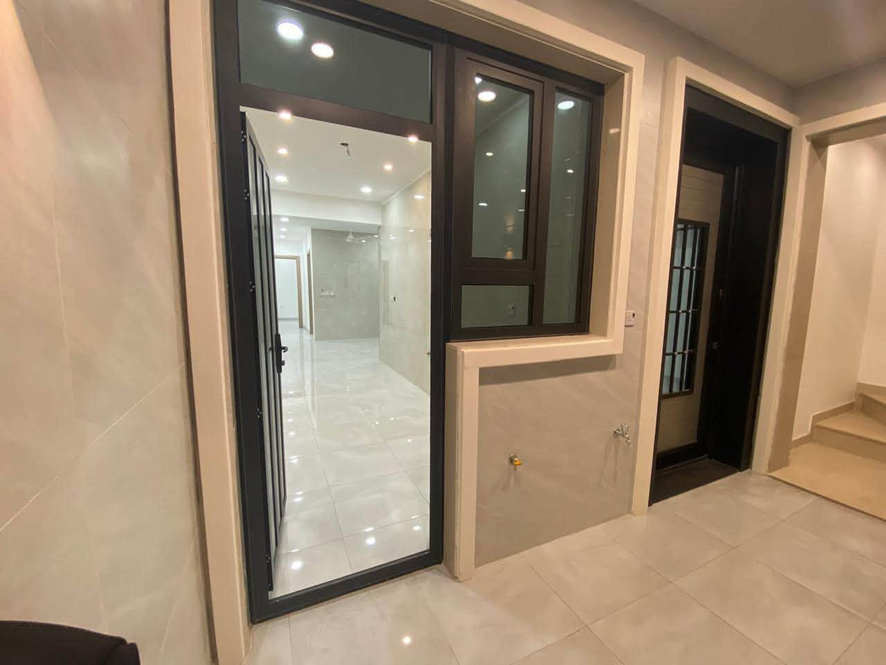 🏡 شقق حديثة للإيجار في سنتر البياع قرب شارع عشرين
✅ مساحة 120 م²
✅ غرفتان نوم + صالة + مطبخ + حمام
✅ تشطيبات حديثة مع سبالت
✅ مدخل مستقل وخدمات متكاملة
📞 للاستفسار: ***********
