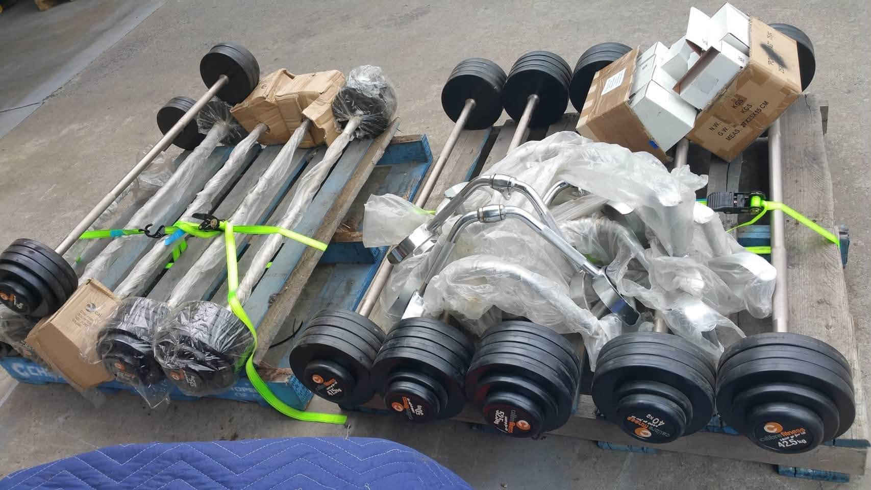 سلام عليكم يوجد لدينا وزان ثقيله السعر الكيلو اب 2000دينار للتصال***********
