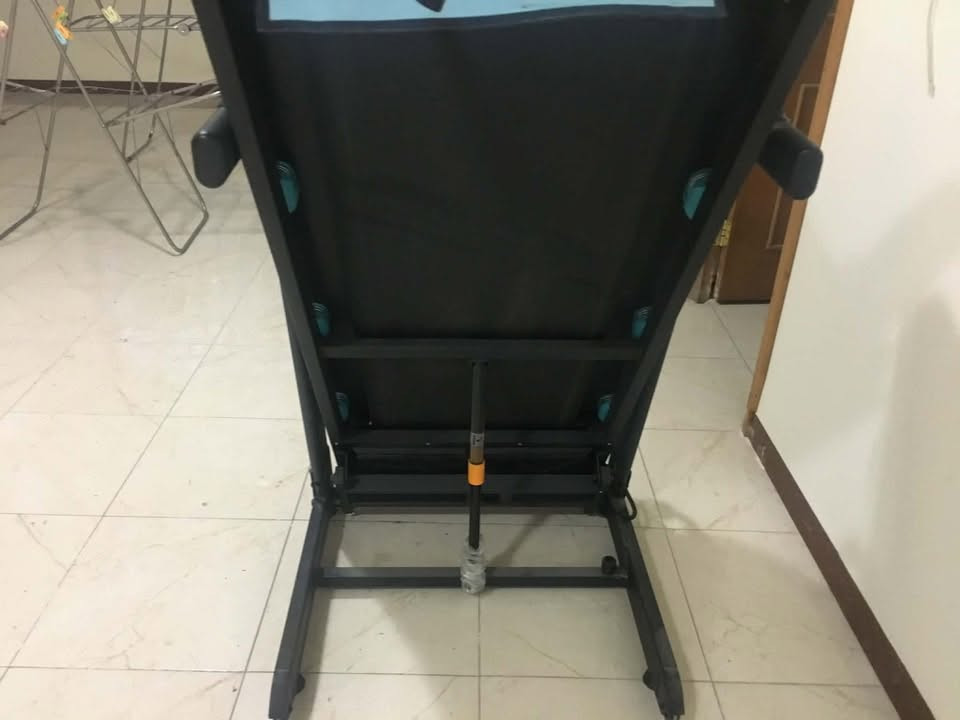 > للبيع جهاز جري كهربائي
> النوع: Star Baghdad fitness - ستار بغداد فتنس
> الحالة: نضيف جدا وشغال 100% - استخدام قليل
> المواصفات:
> - قابل للطي وما ياخذ مكان (مثل ما بالصورة)
> - بيه شاشة لعرض السرعة والسعرات والوقت
> - بيه جهاز مساج وهزاز وحبال مقاومة
> - يتحمل وزن عالي
> إستعمال نظيف
مكاني بابل
التواصل واتساب : ***********
