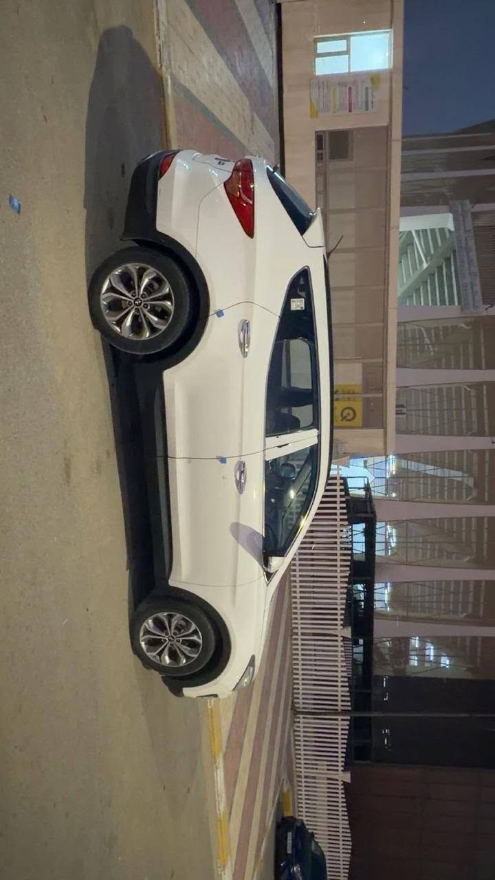@السلام عليكم مكلف بالنشر سنتافيه 2015 وارد خليجي كفاله ما عدد جملغ بي بارد والباقي كفاله  مكينه 6 سندر لا تنقيص لا تبخير ولا صوت كير حداديه كفاله تبريد ثلج سياره رقم ذي قار باسمي تحويل مباشر    7 راكب تشغيل بصمة ابواب
 شاشه + كامره دواره فول تحكم ستيرن +
العنوان الناصرية اتصل على رقم ***********
