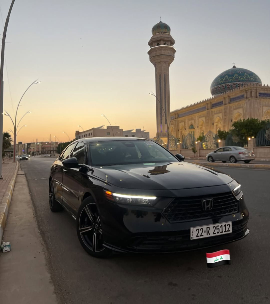 هوندا أكورد سبورت L هايبرد 2025 للبيع فول مواصفات
اللون: أسود بلاك توب الفئة: Sport L Hybrid 
الممشى : 9 الاف ميل 
المحرك 2000 تنفس طبيعي 

المواصفات:
• قطعتين تبريد
• كشنات جلد
• تشغيل بصمة
• تشغيل عن بعد
• أبواب بصمة
• فتحة سقف
• شاشة كبيرة
• كاميرا خلفية
• رادار أمامي
• مثبت سرعة ذكي
• نظام المحافظة على المسار
• تحذير مغادرة المسار
• مانع اصطدام أمامي
• تحكم بالستيرن
• شاحن لاسلكي
• Apple CarPlay و Android Auto
• مقاعد رياضية
• جنوط رياضية
• حساسات أمامية 
• نظام توفير الوقود ECO

حالة السيارة : شبه جديدة لا تحتاج أي مصروف ربع بنيد صبغ فقط بدون أي دواخل الفحص بأي مكان

البيع نقداً فقط بدون مراوس أو تبديل
السعر 200 ورقة 
للتواصل: ***********
