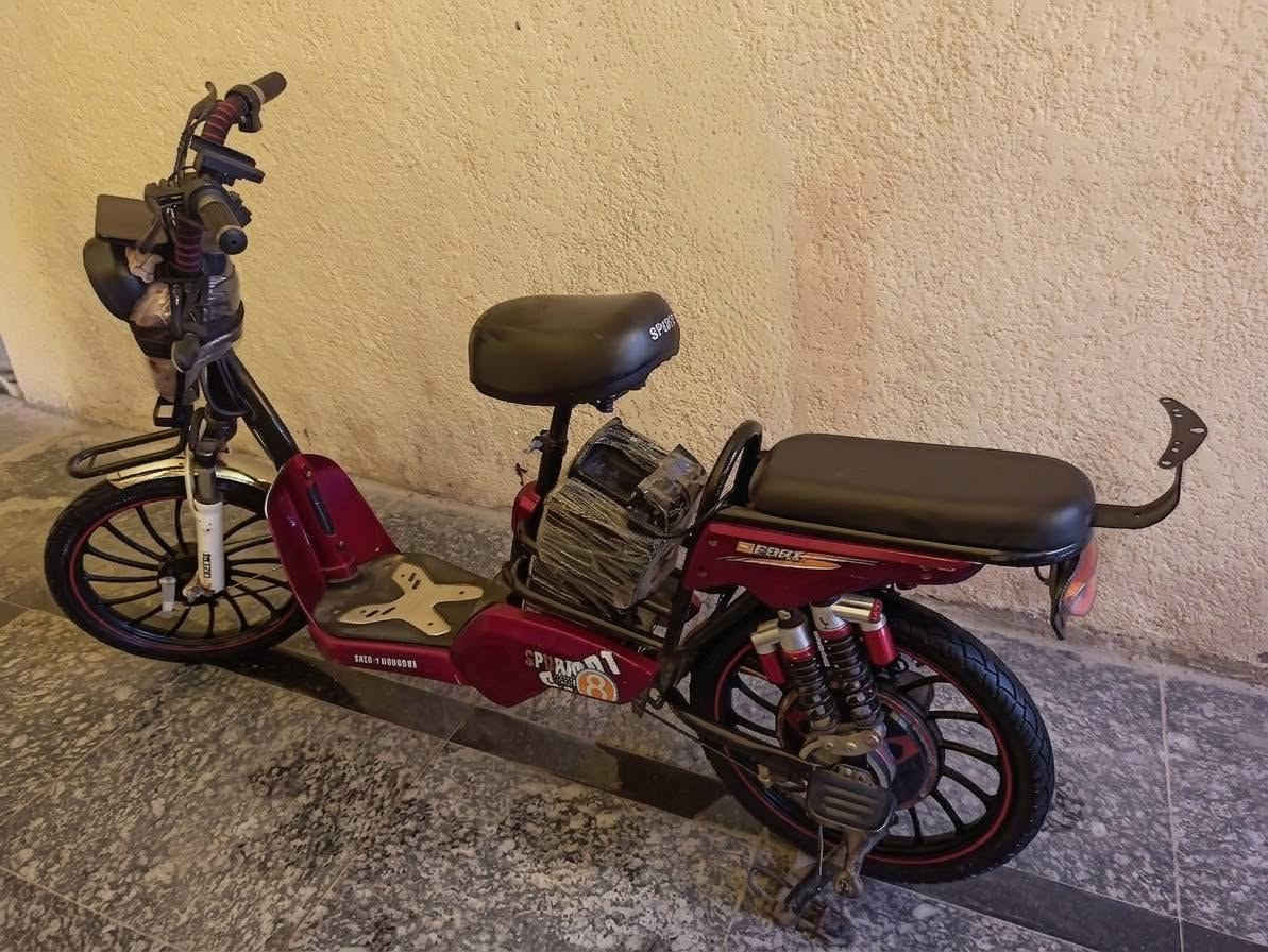 السلام عليكم بايسكل شحن نظيف ويا سويجين وبصمة وبطارياته جديدة السعر 270 مكاني كربلاء 9647734585606+
