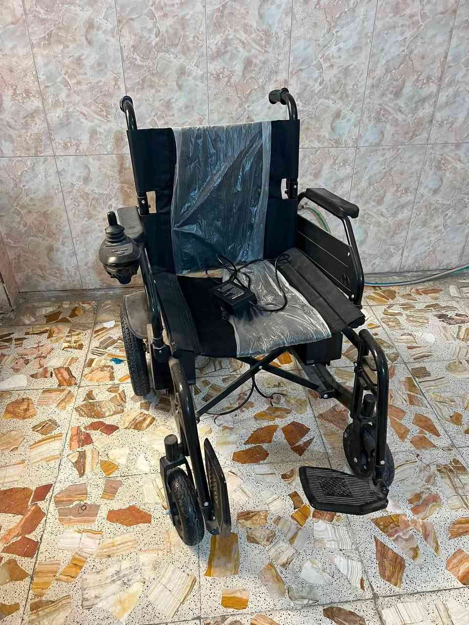 سلام عليكم عربانه شحن مال معوقين للبيع عربانه بعده بل جيس نقص بطاريات وسعر البطاريه الوحده ب٢٥الف الاستفسار عل رقم***********
