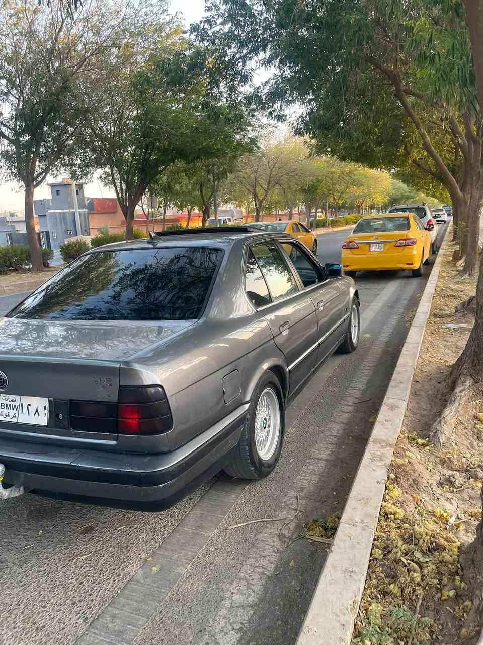 بەناوی خوا گەورە  bmw e34 مەکینەی کەپس520گئڕعادی ماشەلا لەقەوەتی  4جام کارەبا  6کەلە سەقف سلایت  لایت ئەلقە زینۆن  بئدەعم لئدراو بئمەسرەف گئڕو مەکینە ئەکسل کارەبای هەموی بەشەرت تایەی تازە سەدری تازە گۆڕاوە  لەسەر بیلادی ماوەتەوە  258 هەزار هەقیقی ڕۆشتوە  سەنەی ئەوەلیات  لەکەلارم *********** سعری 38 مەعمەلەیە برایانەی تئدایە کئویستی  لەخزمەتدام
