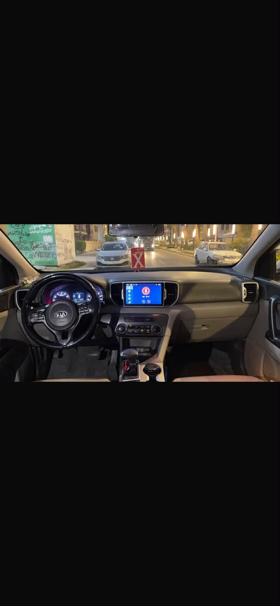 السلام عليكم 
KIA SPORTAG 
كية سبورتج 
موديل 2017 
ماشية 166 ميل 
حادث بابين جهة الراكب 
مواصفات ستاندر 
السعر 125 
12.500 $
***********
