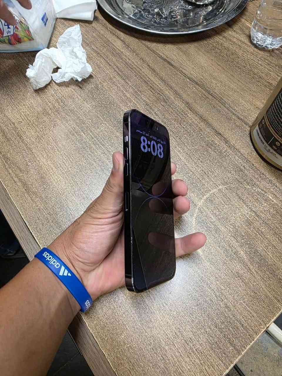 📱 آيفون 14 برو ماكس | 128GB
💯 نظافة 100%

✅ الجهاز مرتب وكامل فقط الضهر 

🔋البطاريه 76 

💰 السعر:750  الف  فقط🔥

📍 بغداد – الاعظمية 

📞 *********** واتساب

نص مكتوب في الصور:
- حالة البطارية والشحن رسالة مهمة حول البطارية حالة بطاريتك متدنية جدًا. يمكن أن يبدل أحد مزودي خدمة Apple المعتمدين البطارية لاستعادة الأداء والطاقة القصويين. العثور على خيارات الخدمة... الحد الأقصى للقدرة 76% هذا قياس لقدرة البطارية مقارنة بقدرتها عندما كانت جديدة. قد تتسبب القدرة المنخفضة بتقليل ساعات الاستخدام بين عملية الشاحن والأخرى. أقصى قدرة للأداء ستساعد الأنظمة المضمنة في النظام والمكونات في تخفيف آثار الأداء التي قد تلاحظها أثناء التقدم الكيميائي في عمر بطارية iPhone. شحن البطارية المحسن للحد من استنزاف عمر البطارية، يتعلم الـ iPhone من عادات الشحن اليومية، بحيث ينتظر ولا يتجاوز 80% حتى يحين موعد حاجتك إلى استخدامه. الشحن بالطاقة النظيفة في منطقتك، سيحاول iPhone التقليل من البصمة الكربونية من خلال انتقاء وقت الشحن الذي تتوفر فيه كهرباء بانبعاثات كربونية منخفضة. يتعلم iPhone من عادات الشحن اليومية، بحيث لا يشحن بالكامل حتى يحين موعد حاجتك إلى استخدامه. معرفة المزيد...