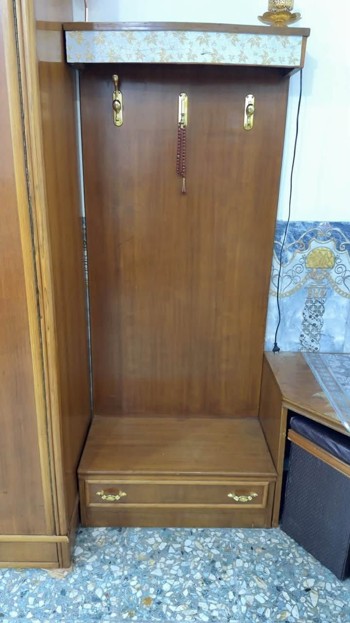 غرفة اخشاب صاج عراقي تكمة مابيهة اضرار العنوان بغداد الدورة شارع الطعمة الي يريدهة يراسل عالخاص أو يتصل على هذا الرقم ***********بي واتساب
