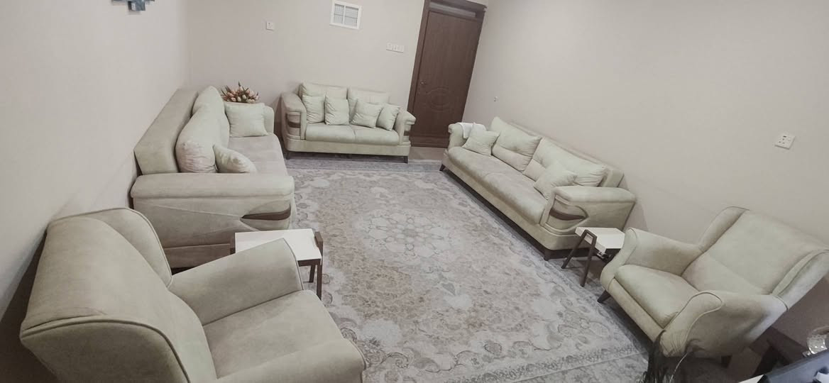 حرف L ، تاخم دیوان ، میز طعام للبيع
اربيل فرمانبران (***********)
