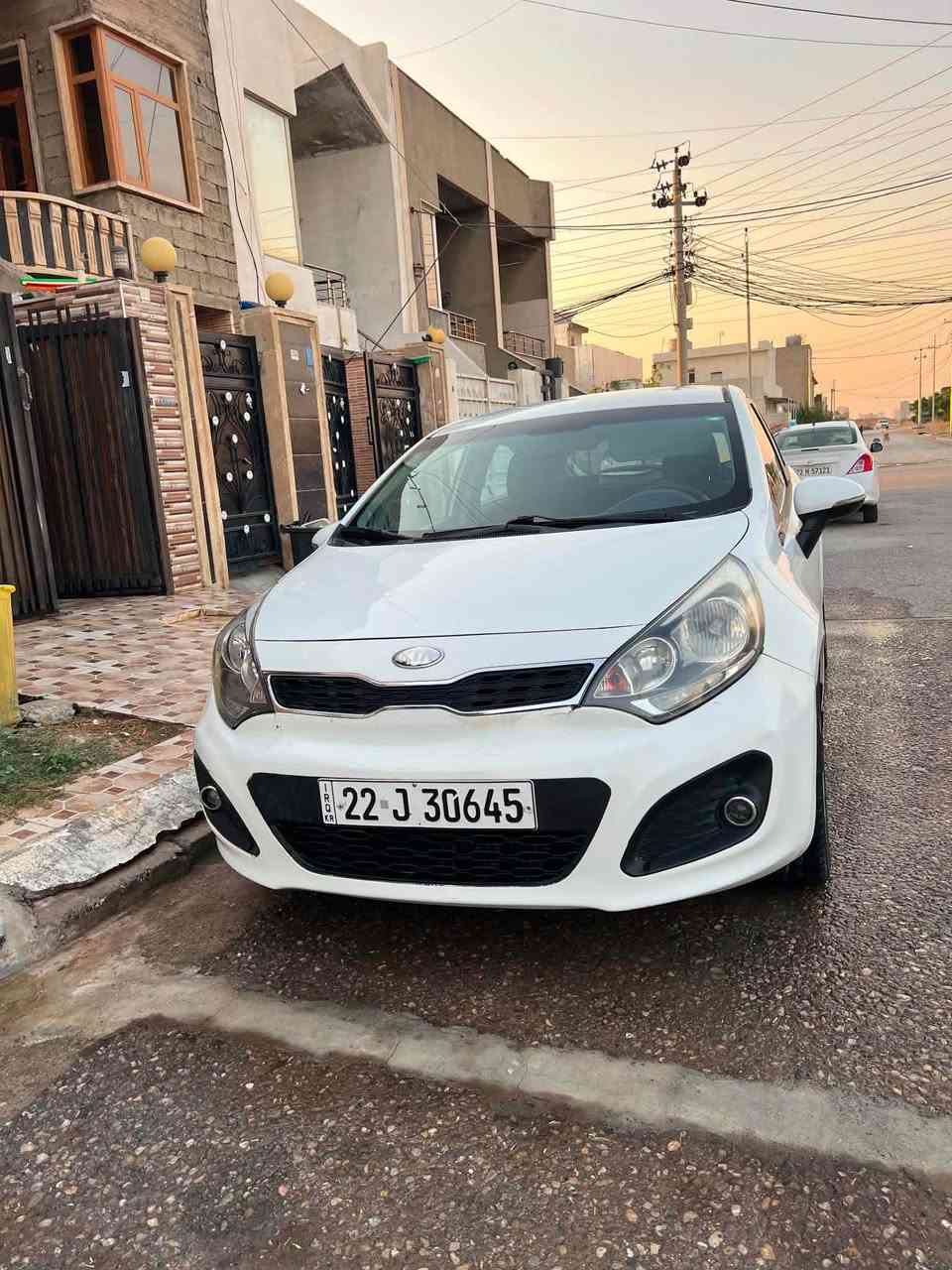 كيا ريؤ ٢٠١٣ كامل مواسه فات
به س سلايت نيه ژينگه و رئگاو باني نويه تا ٢٠٣٨
هيج ليدراني نيه نه سبوغ و نه سارده كوت نرخي ٨٥  
*********** كويسينجاك, أربيل
