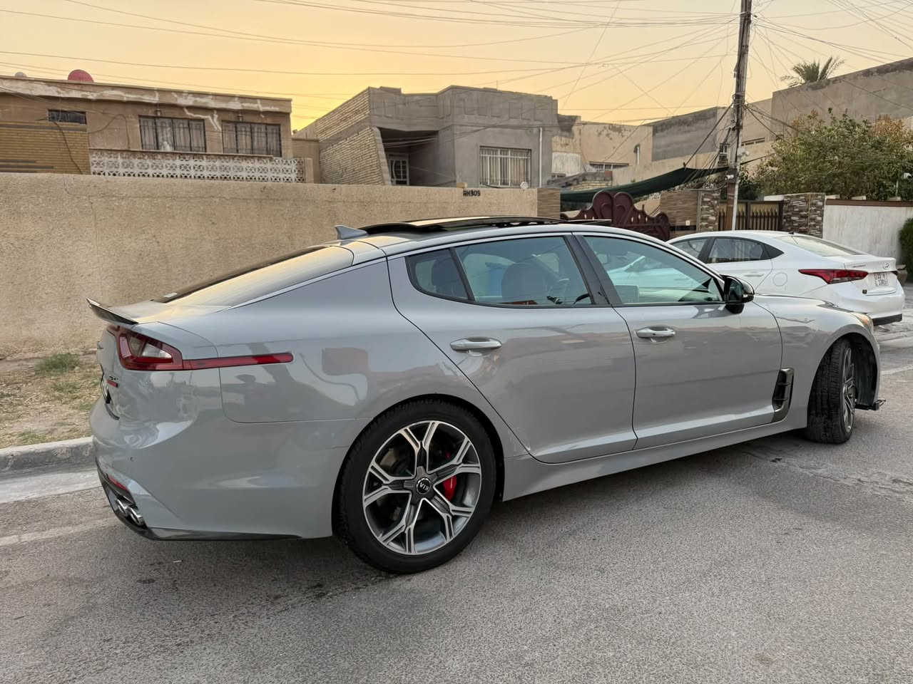 🔥 للبيع كيا ستينكر GT1 موديل 2020 🔥
للبيع او المرواس شعندك نزل 
…
إذا تدور على سيارة تجمع القوة والفخامة والهيبة، هاي الستينكر غير شكل 😎🔥

🔹 محرك 3.3 V6 Twin Turbo
🔹 365 حصان
🔹 دفع خلفي RWD
🔹 گير أوتوماتيك 8 سرعات + Paddle Shifters
🔹 فرامل Brembo
🔹 ويل 20 إنچ
🔹 بانوراما
🔹 LED
🔹 مثبت سرعة
🔹 مواصفات GT1
ماشية 70 الف ميل 
كشنات كهرباء تدفئه تبريد 
سيارة رقم اربيل تحويل ثاني يوم 

📌 حالة السيارة:
السيارة بدون حادث، ضررها كان سرقة فقط، والضرر مقتصر على بابين + جاملغ الايسر 
الشاصي بدون حادث.
***********
بغداد الكرخ 

🔥 3.3 Twin Turbo | GT1 | RWD | 20” | Panoramic
السيارة لمن يعرف قيمة الستينكر 😉
