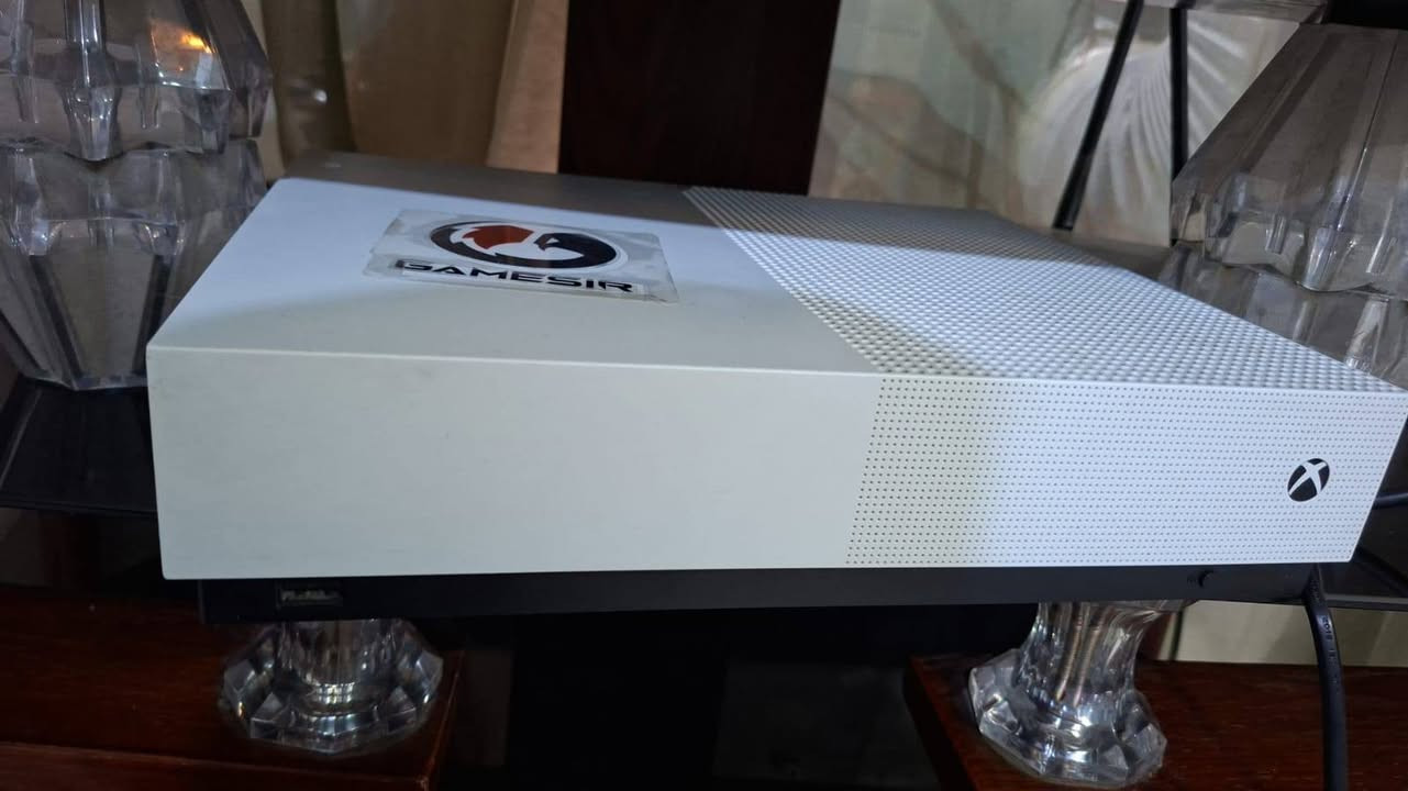 اكس بوكس وان واحد تيرة جهاز نظيف يخبل قبل شهر اخذتة من مركز باندا بلبياع اريد ابيعة لان محتاج السعر 175 و بي مجال مكاني بغداد المنصور 
***********
