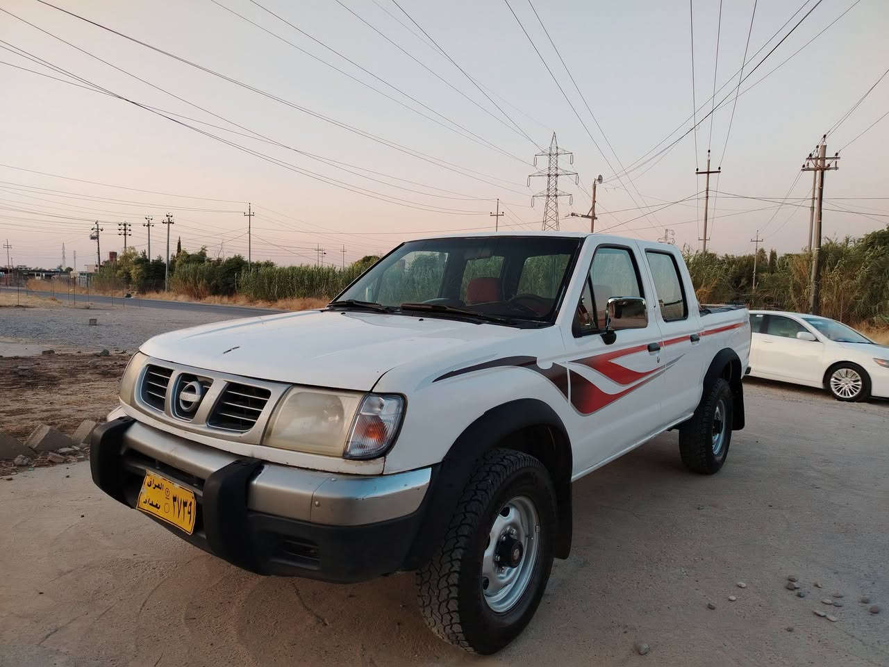 نیسان دە بڵ ئە کسل 2005 
دوبە ی لێزە ر 
گیر مە کینە ئە کسل دە بڵ ئە کسل 
بێ دە عمو لێدان 
چوار تایە لوک 
تاقم پێش لوک 
بێ چرکە 
سعر 
65 
گە ڵا
شوێن چم چماڵ 
ژم
***********
***********
