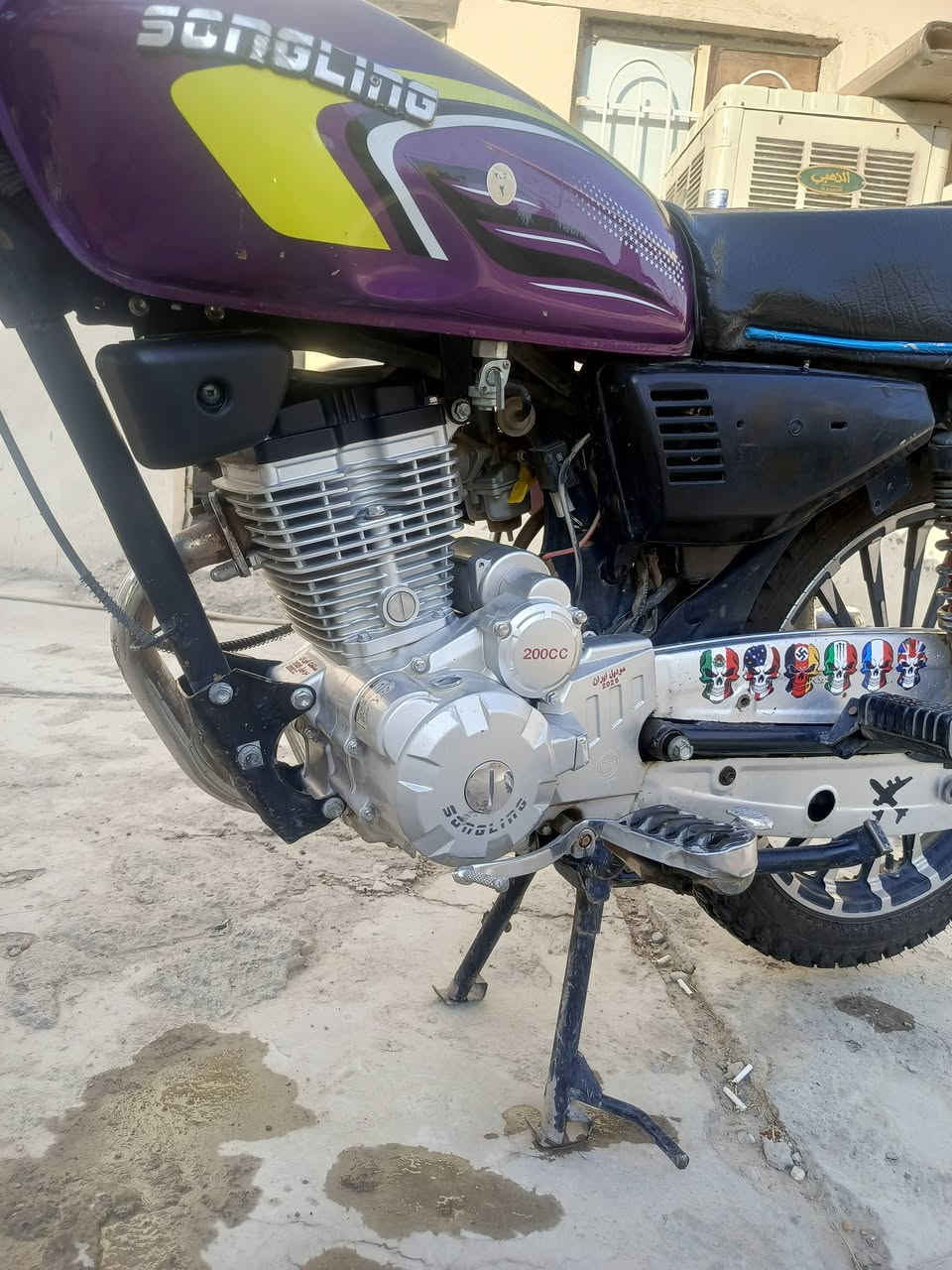 سيفان للبيع
محرك ـ 200cc

موديل ـ 2025
لون بنفسجي 💜 مميز
صالنصه كاتم 

محرك ما مفتوح 

كهربائيات كلها شغاله نگره سلف

عنوان ـ ديالى كنعان 

الهاتف ـ ***********

اوراق مالتها موجوده ورقه كارتونيه

السعر ـ 650 قفل قفل
