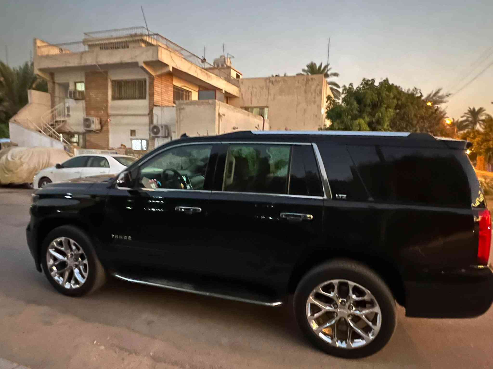 تاهو 2015 LTZ خليجى وكاله منصور 
داخل قرميدى مكفوله من الصبغ والتبديل والحادث فقط BDR 3مكانات دعاميات مغلفه ppf
موصفات فول سياره اعله موصفات بتاهو
جديده 100/100
رقم السياره بغداد بسمي
ماشيه 92 Km
الرقم ***********
