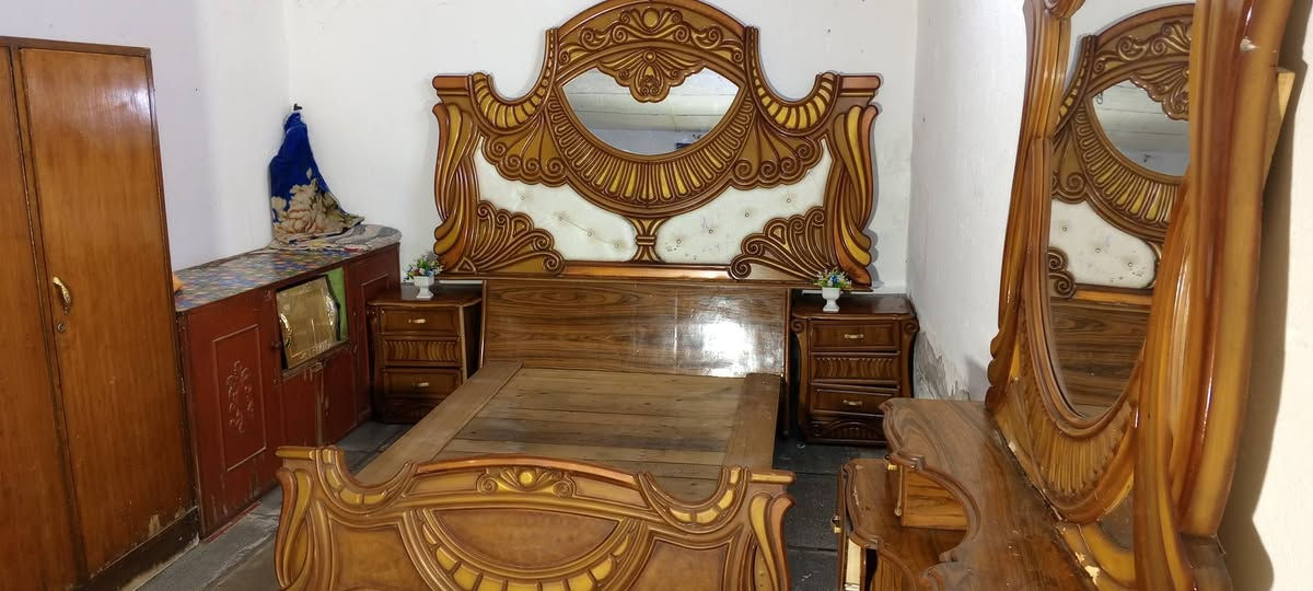 غرفة مستعملة • الرشاد بغداد • غرفه اخشاب
