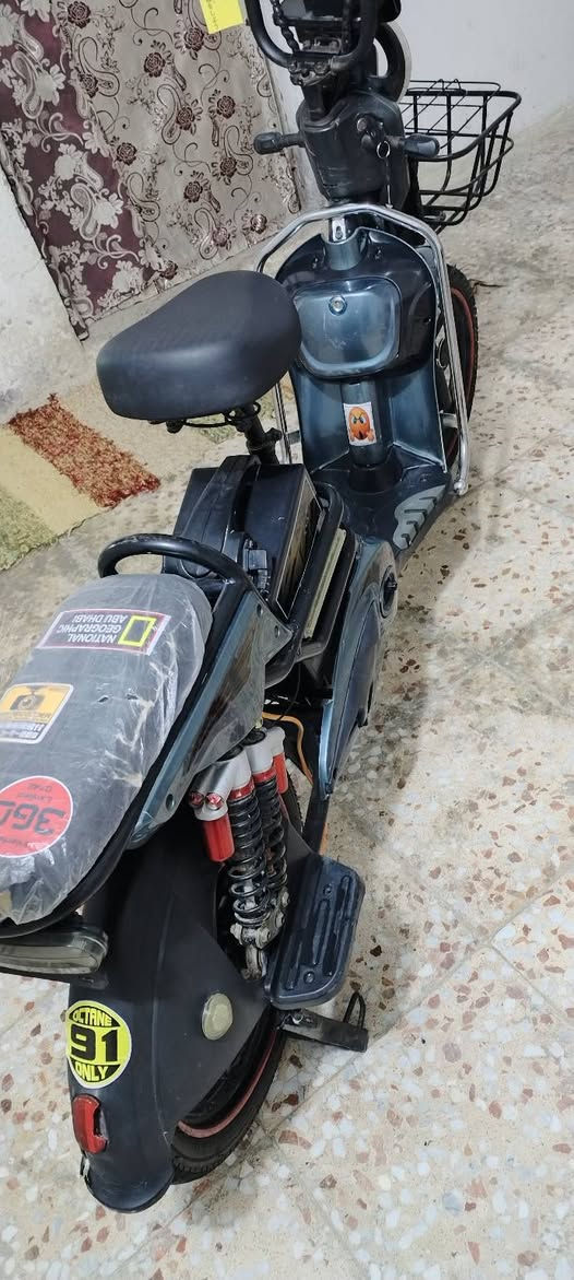 سلام عليكم
للبيع  5بطاريات 
بطارياته جدد شادهن 
سرعه 99
ب350

***********

