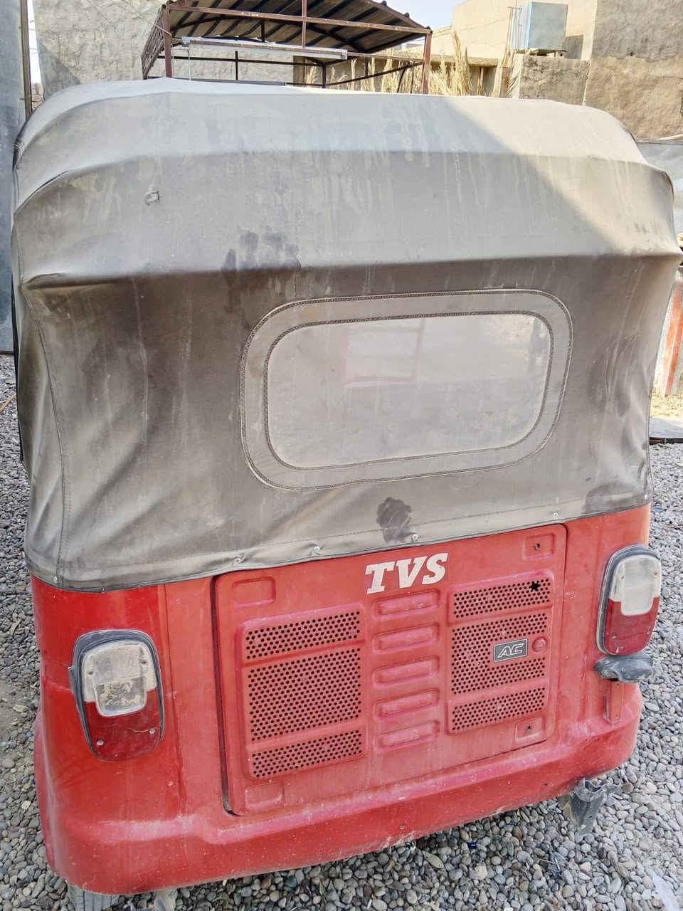سلام عليكم تكتك 2018TVS اوراق كاملة وجاهزة بس نقصها صالنصة تكتك  مخليها للبيت مو لشغل و حالياً طابكها بالباب سعرها 3 وبيها مجال والشراي يتصل *********** مكاني ابو غريب
