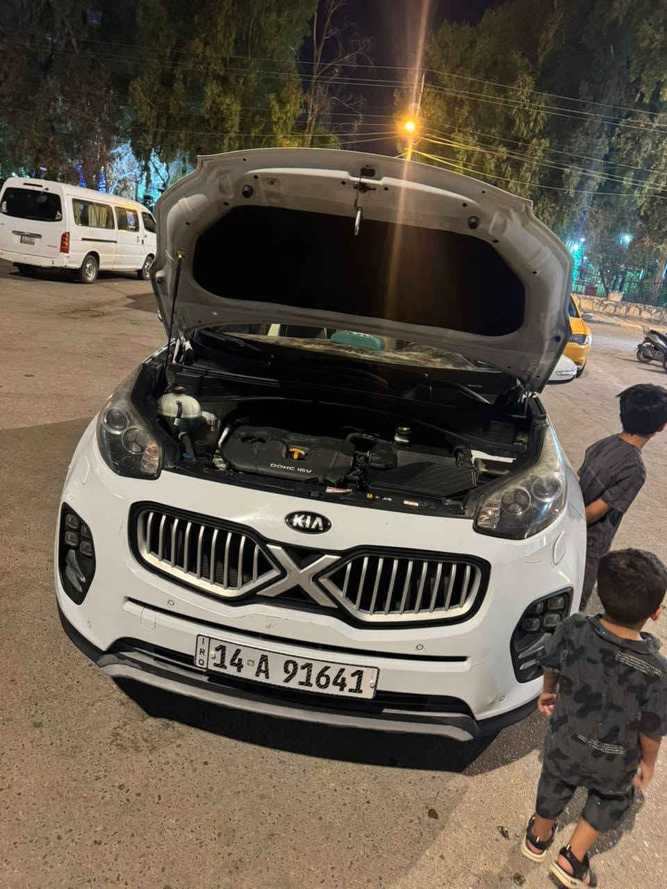 كيا سبورتج موديل 2018 رقم بصره
خليجي ماشيه بس 53 وقابل للزياده
رقم وسنويه جديد وبسمنه.
السعر 189 وبيه مجال.
مكفوله صبغ وضربة
فول مواصفات
مكينه 2000 دوش
بصمه تشغيل 
4بصمات للأبواب +الجنطه
تبريد قطعتين امامي وخلفي منفصل التحكم.
مقاعد جلد
حساسات أمامي و خلفي
حداده تايرات كله تمام 
ما تصرف عليه ولا دينار .
العنوان الكرنه السواك
رقم الهاتف *********** القرنة, البصرة
