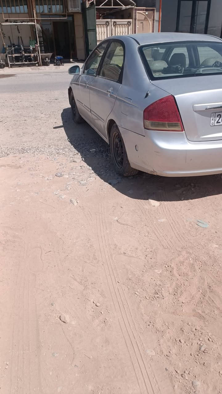 السلام عليكم كيا سبكترا نوديل 2009 رقم دولي صلاح الدين باسمي تحويل فقط ماسوي وكاله تحويل ثاني يوم 
محرك 2000
موديل 2009
شرط كير ومحرك وتحويل 
مصبوغه عام 
جانت صفره وسجلتهه علبستم ورجعتهه اللونهه الاصلي مكان السياره تكريت الشراي يتصل  *********** 
السعر 62
