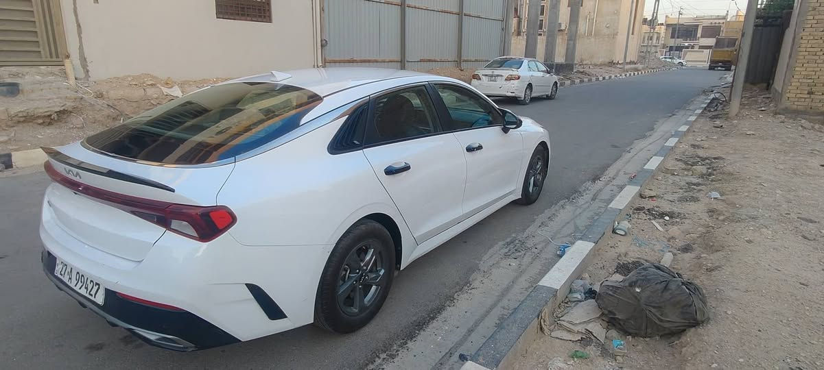 السلام عليكم
كي فايف امريكي موديل 22  مكفوله
الرقم ذي قار 
المحرك 1600تيربو 
حره ب سمي
استفسار اكثر واتساب ***********

