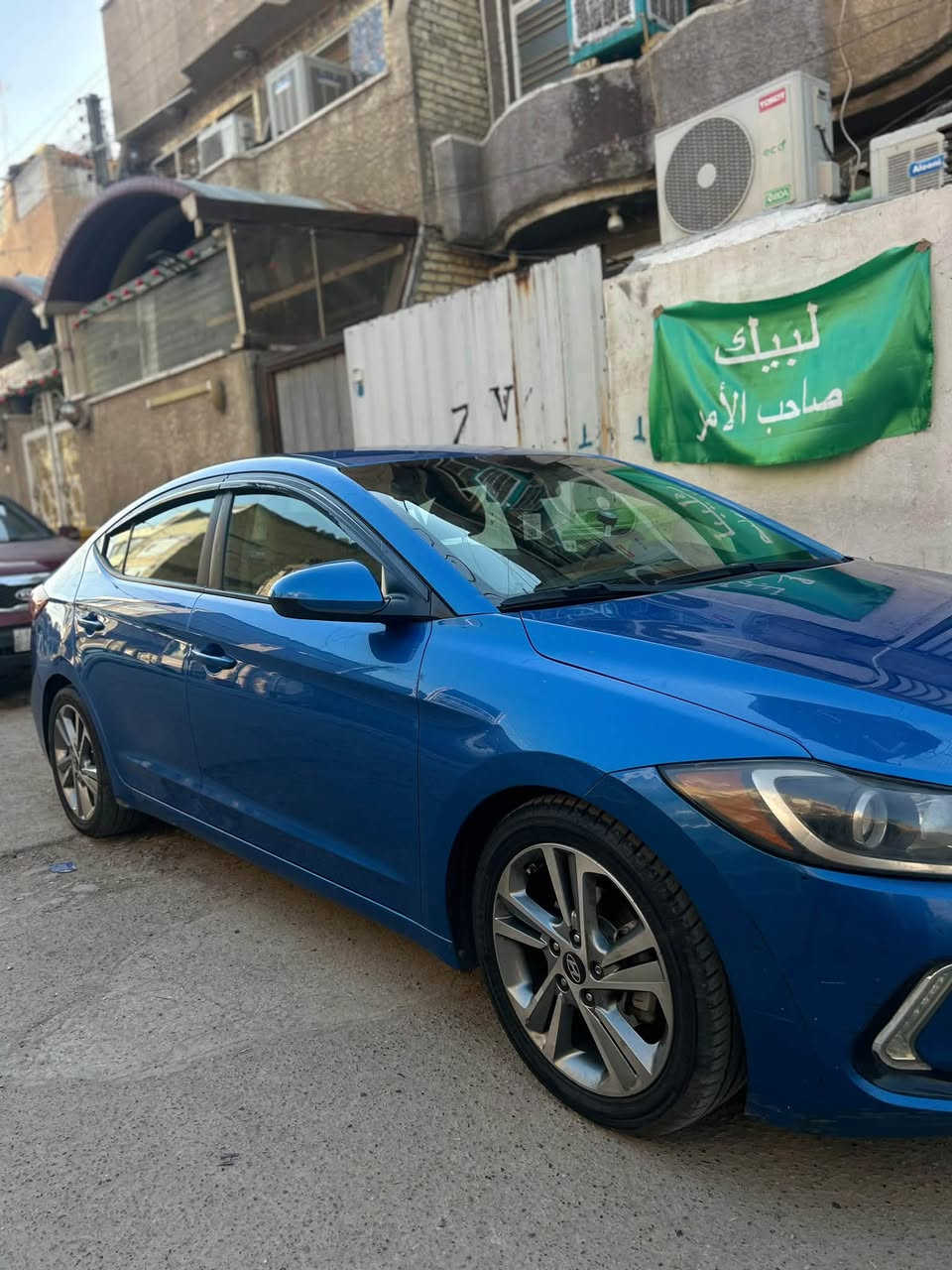 السلام عليكم
الالنترا 2017 مكفولة كفالة عامة 
بدون ضرر وبدون صبغ وسونار جاهز 
مكينة 2000 دوش
حدادة وصدر تبريد كله جديد ومكفوول 
مكاني بغداد حي اور 
***********
السعر 110

