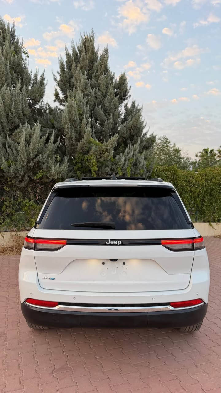 السلام عليكم 
2024 JEEP GRAND CHEROKEE, 4XE
اللوان :ابيض  
عداد المسافة :22 الف 

حجم المحرك : V4  375HP
سياره : هايبرد +شحن +بنزين🔋

 ملاحطة السيارة :بدون صبغ 
بدون دواخل ✅ ارباگ سستم بلادى 
سعر :310 ومجال
المواصفات 
صندوق شفط كهربائي 
شاشة دشبول ديجيتال
كاميرا 
كير ماوس 
هاند بريك بصمة
اوتو هولد : 𝐀𝐔𝐓𝐎 𝐇𝐎𝐋𝐃
اوتو ستارات : 𝐀𝐔𝐓𝐎 𝐒𝐓𝐀𝐑𝐃
اوتو ستوب : 𝐀𝐔𝐓𝐎 𝐒𝐓𝐎𝐏
رادار امامي (تحديد مسار)
رادار جانبي  (نقاط عمياء)
رادار خلفي (التحذير من الاصطدام)
حساسات امامي 
حساسات جانبي
حساسات خلفي
نظام : 𝐓𝐎𝐖/𝐇𝐀𝐔𝐋
نظام : 𝐒𝐏𝐎𝐑𝐓
نظام : 𝐄𝐂𝐎
نظام : 𝐍𝐎𝐑𝐌𝐀𝐋
نظام : 𝐒𝐋𝐈𝐏𝐏𝐄𝐑𝐘
نظام : 𝐓𝐑𝐀𝐈𝐋 
نظام  : 𝐃𝐄𝐄𝐏 𝐒𝐍𝐎𝐖/𝐒𝐀𝐍𝐃
تحكمات استيرن
كشنات كهربائي 
 تبريد لمس
تبريد مركزي
لايتات 𝐋𝐄𝐃 عدسة زينون بيلادي
بلوجكترات 𝐋𝐄𝐃 بيلادي
بكلايتات 𝐋𝐄𝐃 بيلادي
ويل كروم 

تفاصيل اكثر الاتصال على ارقام التالية

𝐖𝐡𝐚𝐭𝐬𝐀𝐩𝐩-𝐕𝐢𝐛𝐢𝐫
☎️ [hidden information]
***********
عنوان📍عقره اكر, نينوى
