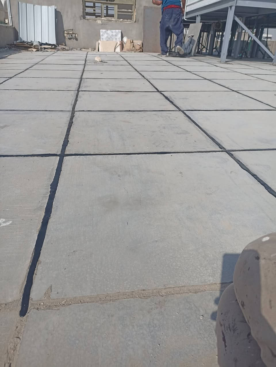 كادر كامل +بناء +ماستك +صبغ بيوت +لبخ +تأسيس مجاري +كهربائيات +طبك كاشي شتايكر +تفليش +شغل فرمستون  +  نجاره   كرسته وعمل ***********
