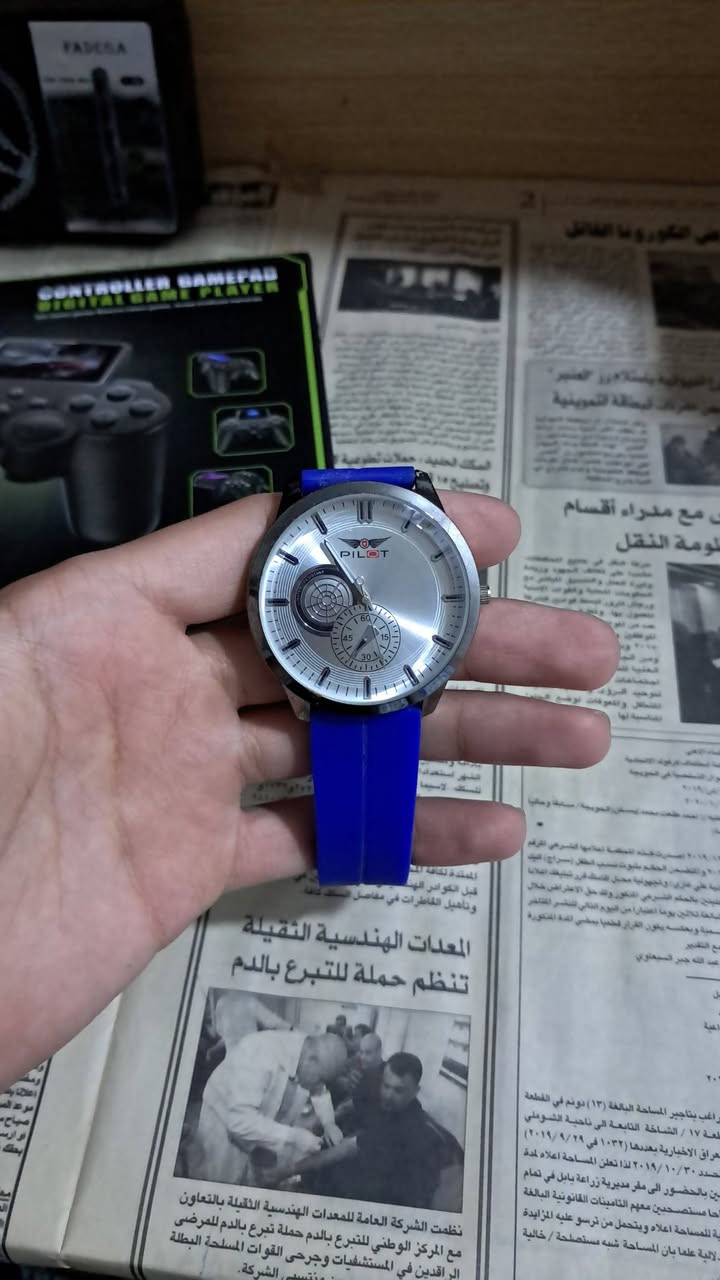 ساعات اصلية & عادية 
توصيل فقط داخل الرمادي + جميع المحافظات 
الحجز على الخاص او على :
***********

نص مكتوب في الصور:
- دكان عبدالله
- @l0vus
- دُكان عبد الله