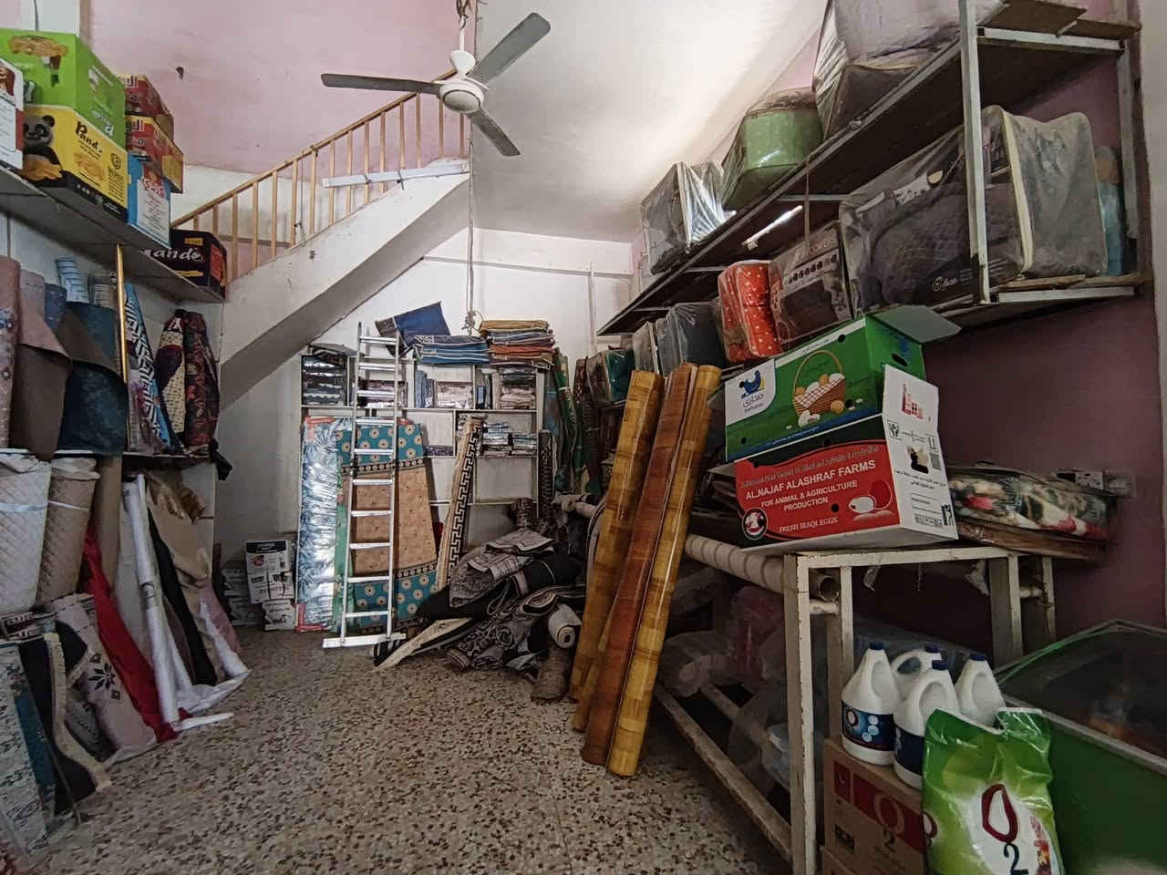 سلام عليكم
مجمع للبيع ينباع كامل وينباع شلعات 

المجمع شامل 

غذائيه منزليه احذيه ونعالات ملابس نسائي واطفال ملابس داخليه رجاليه مفروشات سفريات 

ينباع مع الاثاث وينباع كلشي على حده عنوانه ديوانيه شارع ٦٠ 

***********

***********
